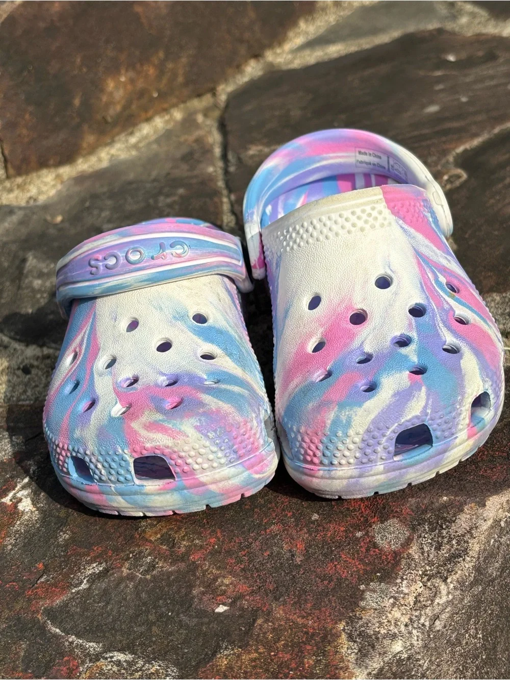 Croc’s Kids Classics Marbled White, Pink and Blue -Size Girls 8